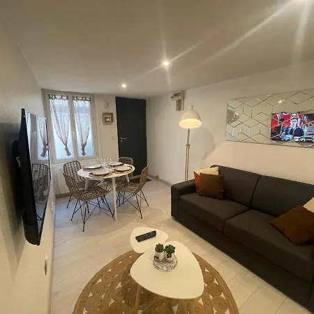 Daire Le Boinot - Patio Prive, Wifi Debit, Netflix, Stationnement Gratuit