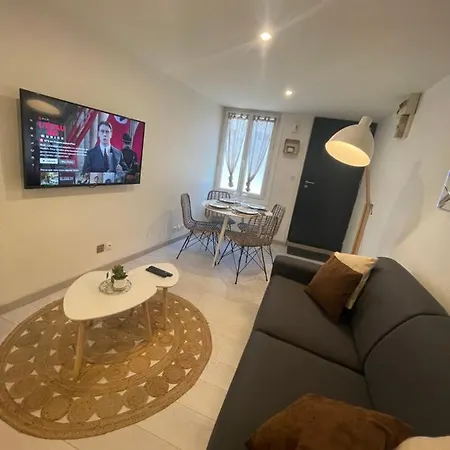 아파트 Le Boinot - Patio Prive, Wifi Debit, Netflix, Stationnement Gratuit 니오르